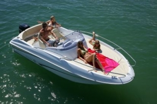  Bateau de location en Corse 